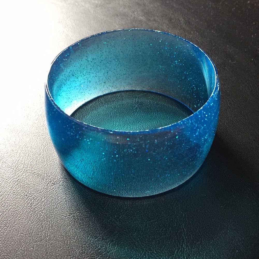 Blue glittery bracelet